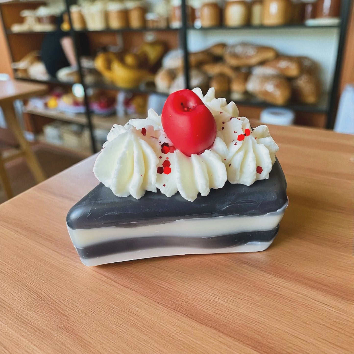Part de Gateau en cire parfumé senteur Gâteau Forêt Noire 🍰